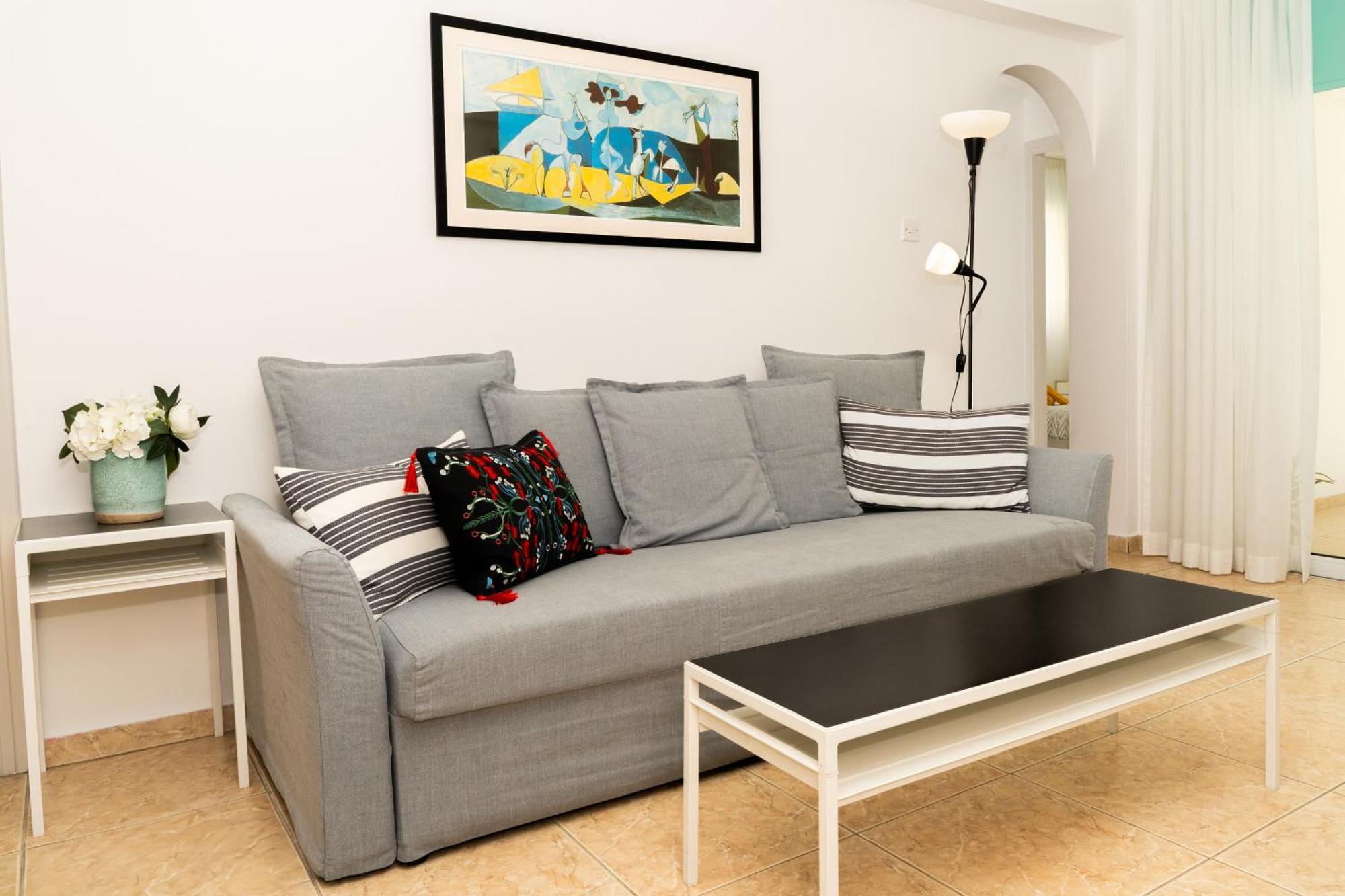 Olivia Mackenzie 2 Bedroom Flat With Pool Lárnaca Exterior foto