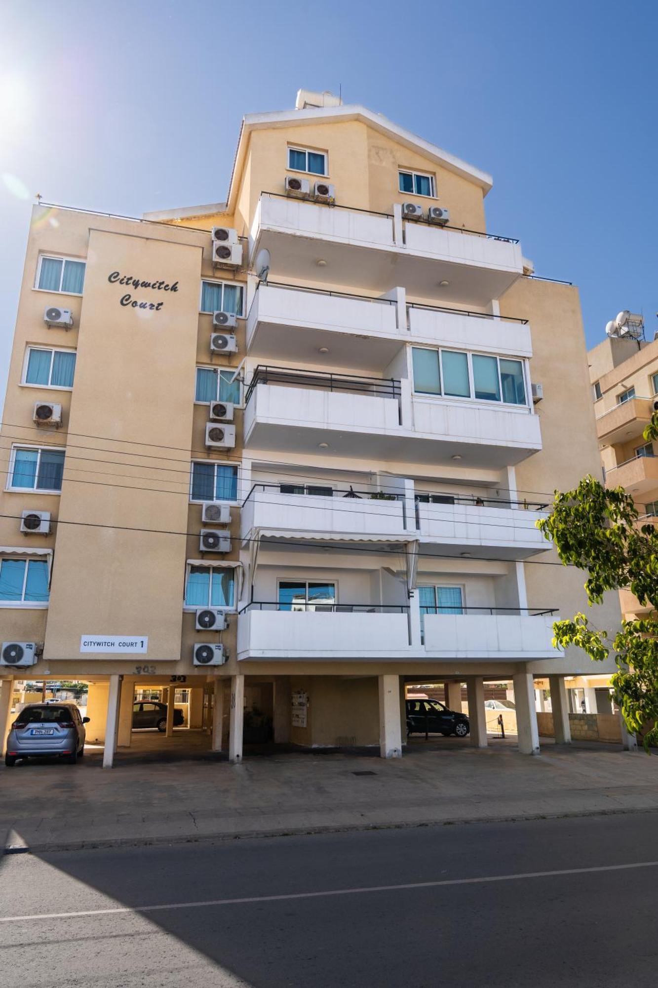 Olivia Mackenzie 2 Bedroom Flat With Pool Lárnaca Exterior foto