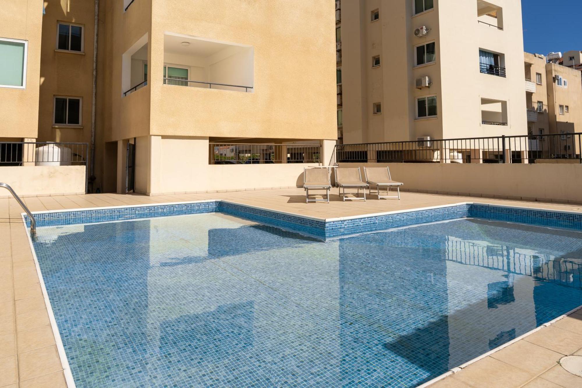 Olivia Mackenzie 2 Bedroom Flat With Pool Lárnaca Exterior foto