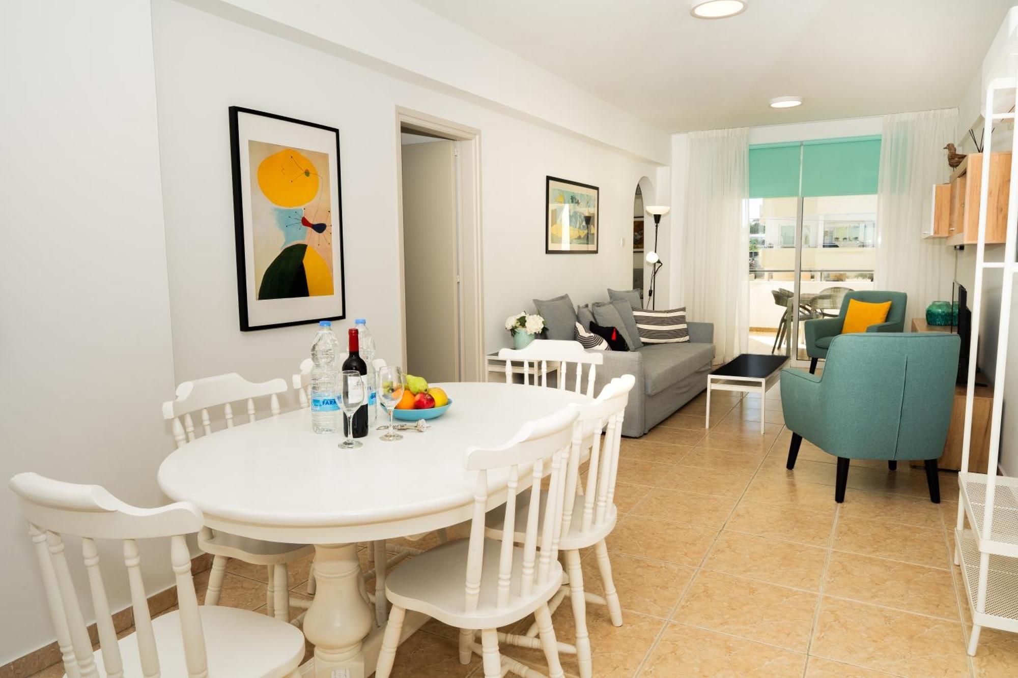 Olivia Mackenzie 2 Bedroom Flat With Pool Lárnaca Exterior foto